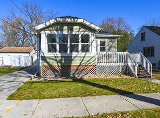 942 Division St, Green Bay, WI 54303