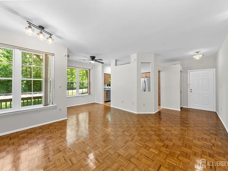 6111 Cedar Ct — Photo 6