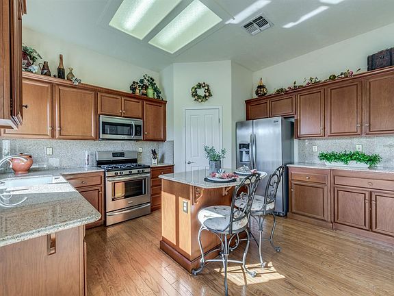 4th image of 4101 Monte Verde Dr