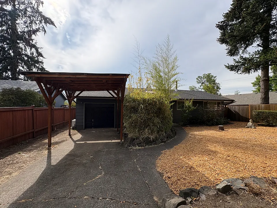 3230 Onyx St