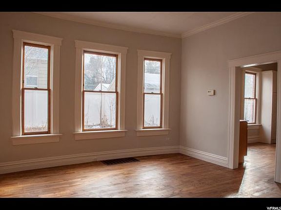 2nd image of 1134 E Browning Ave