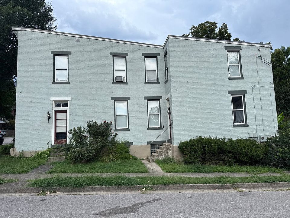 1st image of 122 E 24th St