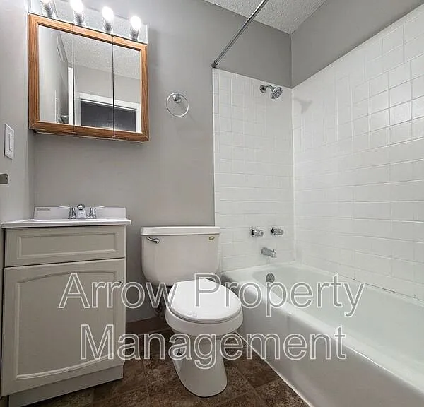 1119 E St #1 — Photo 6