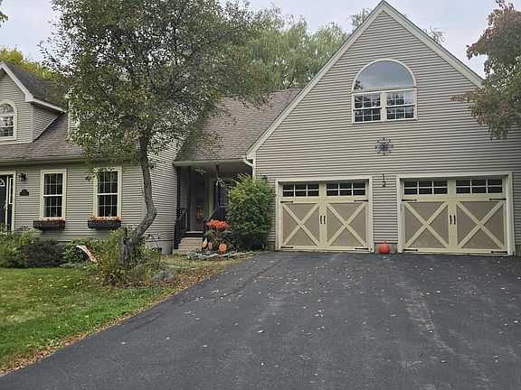3rd image of 12 Hickory Court