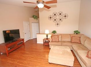 39 Parkway Villas Ct, Saint Charles, MO 63303