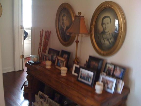 5th image of 3054 W Gunnison St APT 2