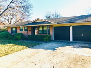2960 Amber Ln, Farmers Branch, TX 75234