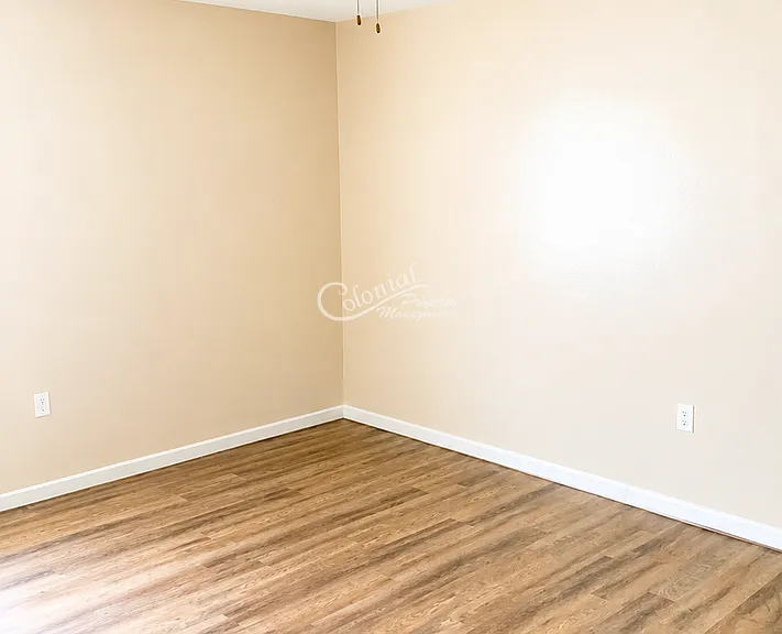 926 Holly St — Photo 12