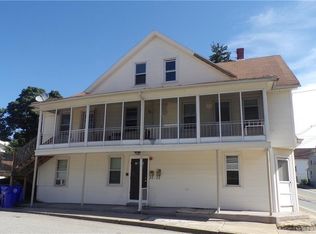 32 Wakefield St, West Warwick, RI 02893