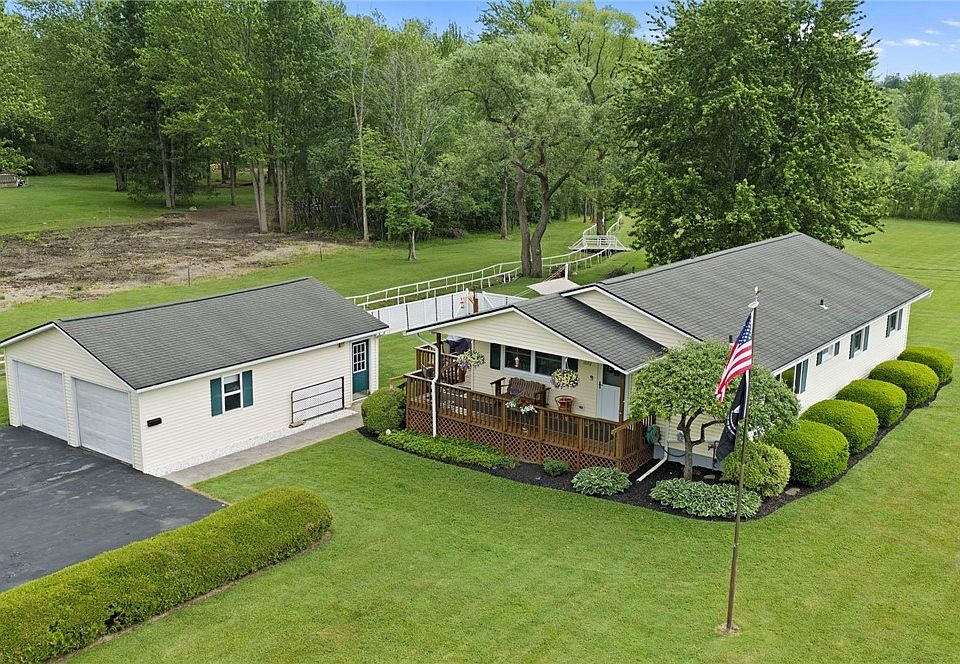 1st image of 1092 Jewett Rd