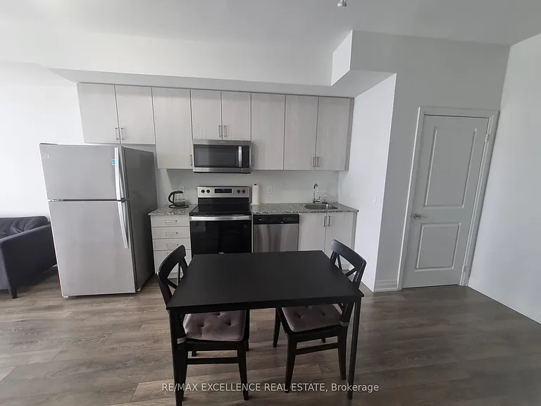10 Meadowglen Pl #707 — Photo 3