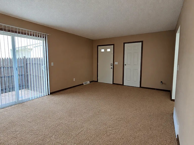 5764 Weiss St #5764 — Photo 7