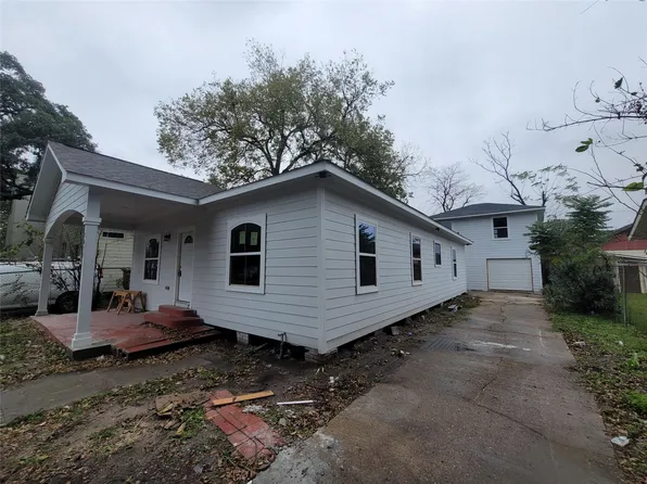 7033 Avenue E, Houston, TX 77011