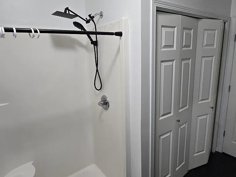 Bathroom 2 with Washer/Dryer area