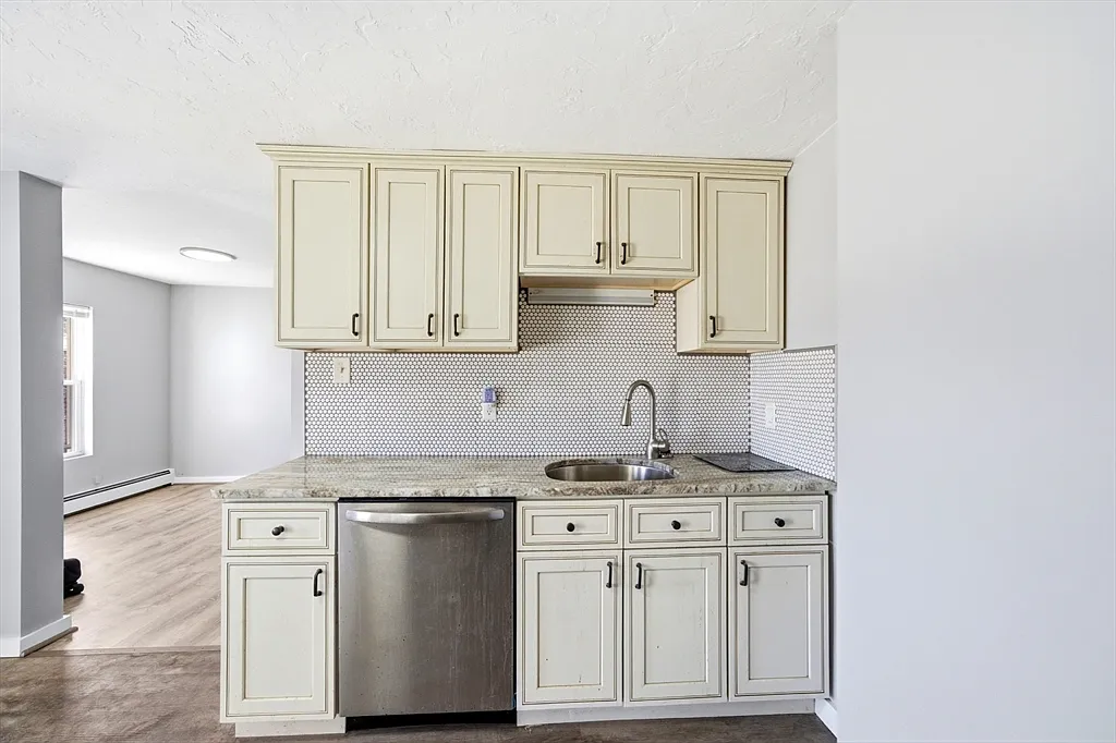 Studio, 1.0 bath, 99999 sqft, $1,850 — Photo 2