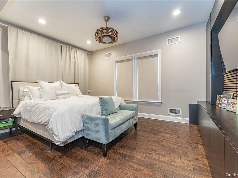 266 Rockaway Tpke — Photo 13