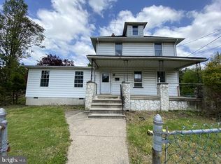 448 Magnolia St, Beverly, NJ 08010