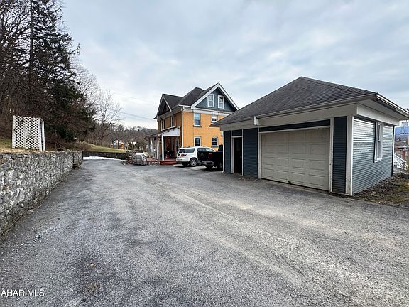 3rd image of 99 Locust St