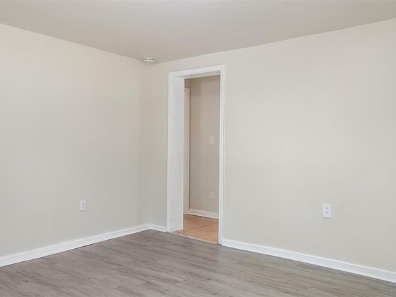 4th image of 1621 NE 33rd St