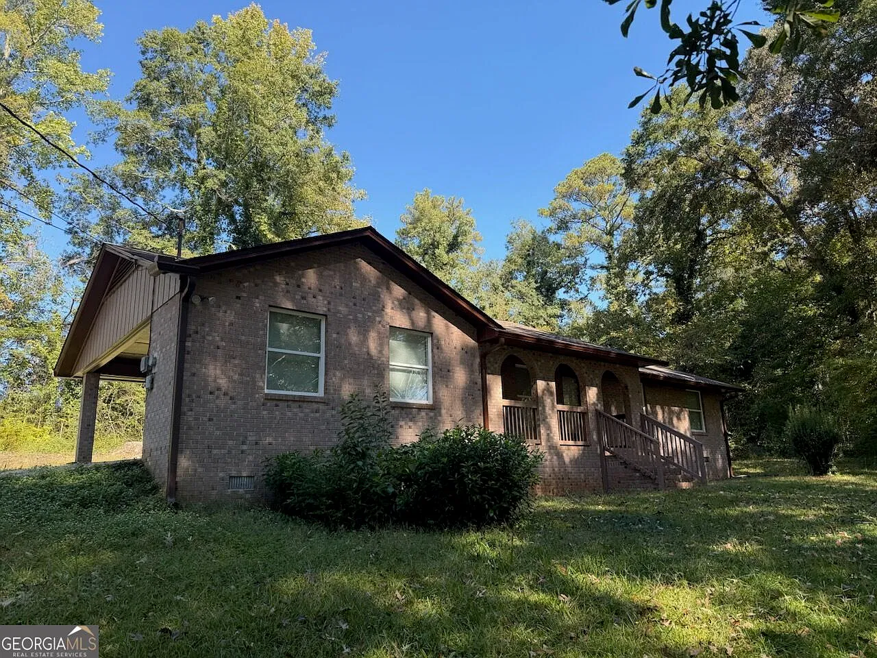 3 bed, 2.0 bath, 1350 sqft, $1,950 — Photo 2