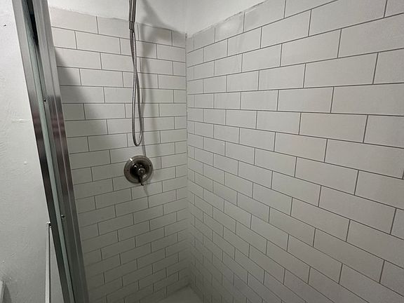 5th image of 9209 North Dr