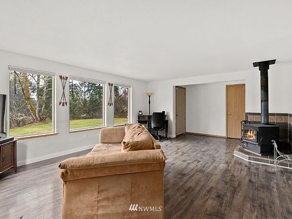 5th image of 12221 Rock View Ln SE