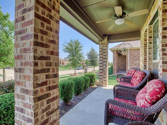5th image of 717 Lone Star Ct