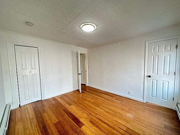 3rd image of 33 Westervelt Pl #2E
