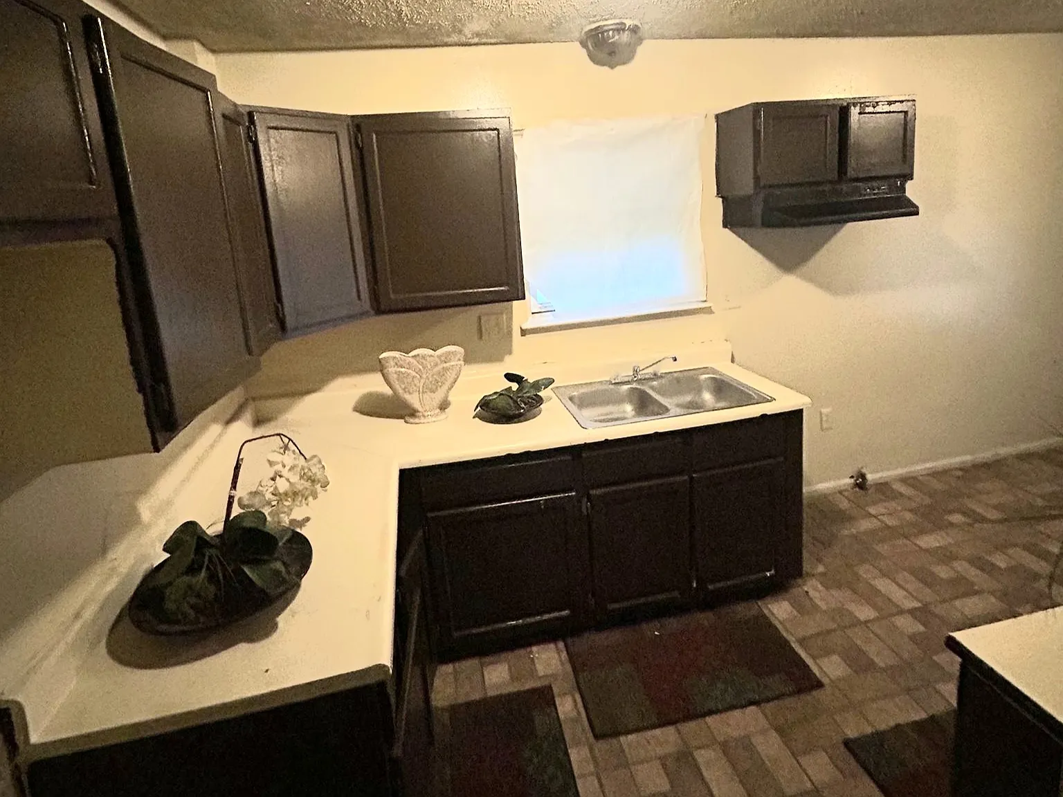4 bed, 1600 sqft, $1,500 — Photo 2