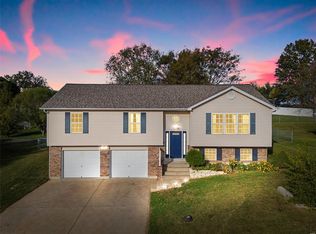 379 Gravens Rd, Troy, MO 63379