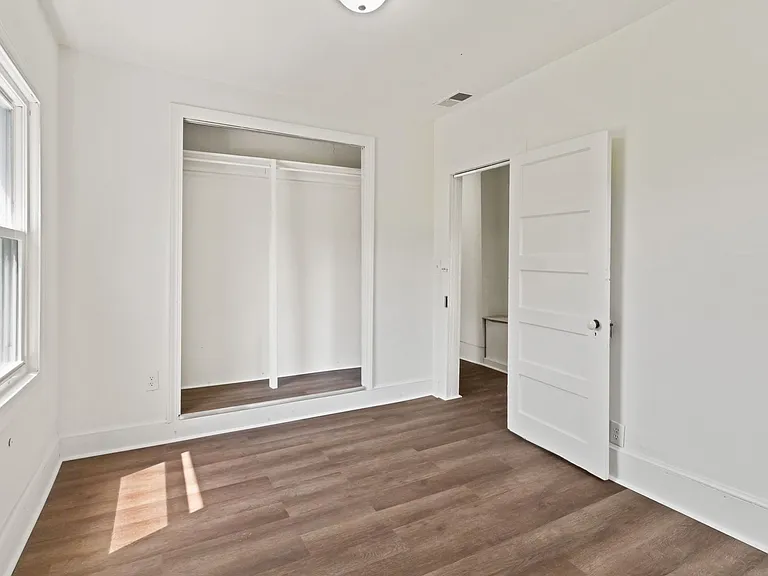 516 N Center St — Photo 17