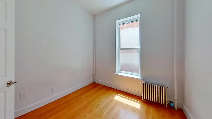 Rented by Bond New York | media 22