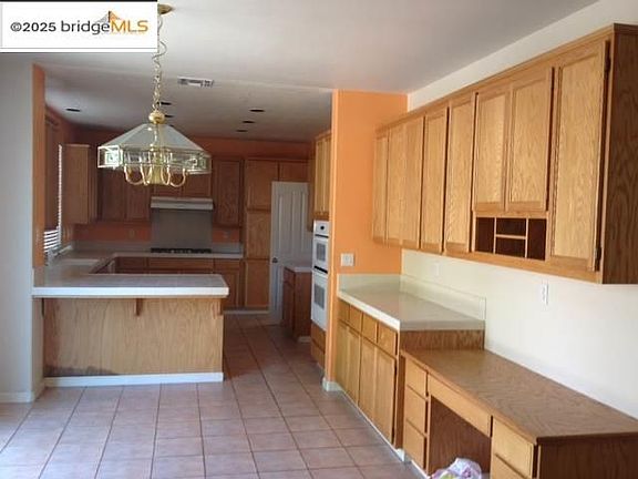 5th image of 505 Eagleridge Ct