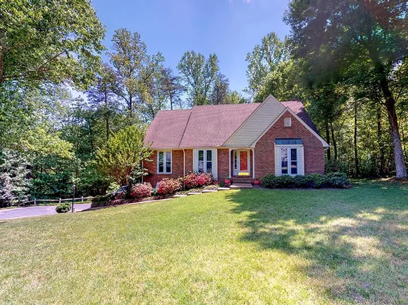334 Oak Creek Dr, Danville, VA 24541