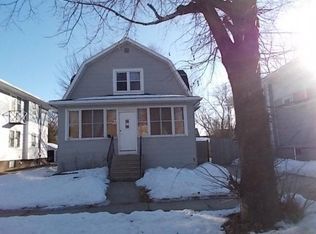 937 Division St, Green Bay, WI 54303