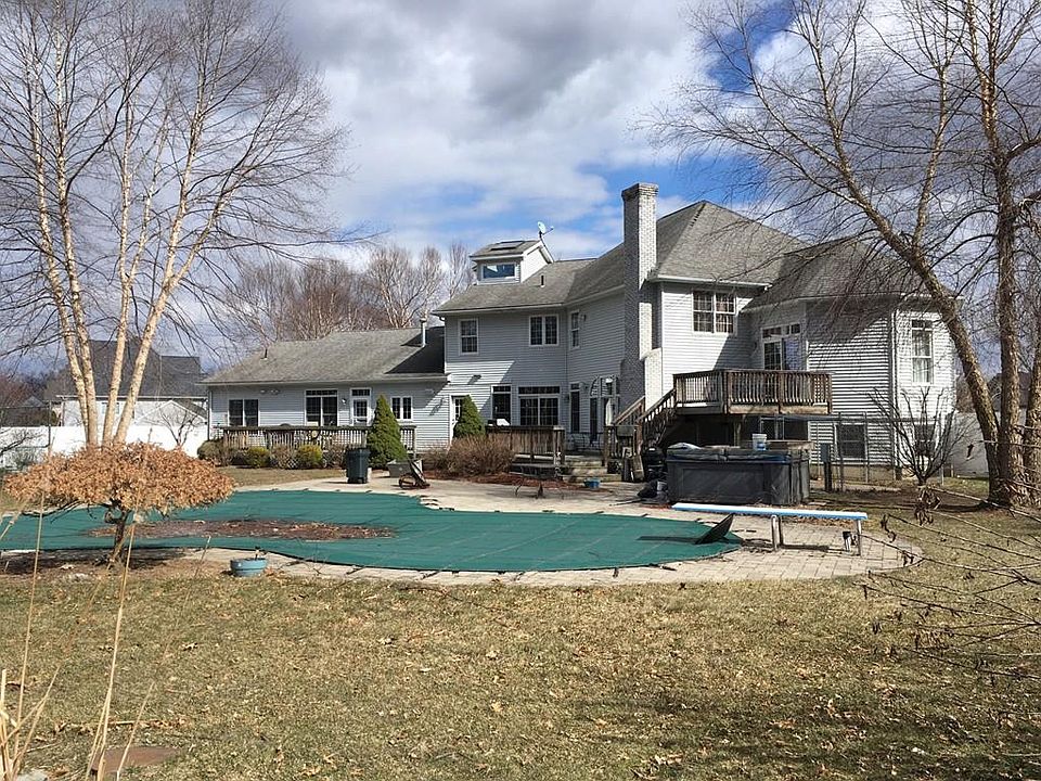 2nd image of 15 Brimfield Way