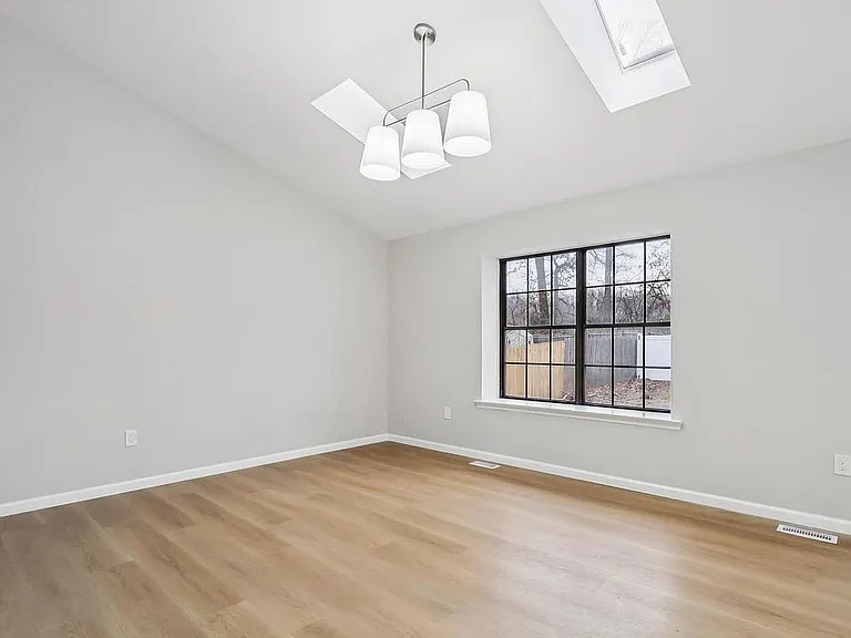 3 Bryn Mawr Ct — Photo 3