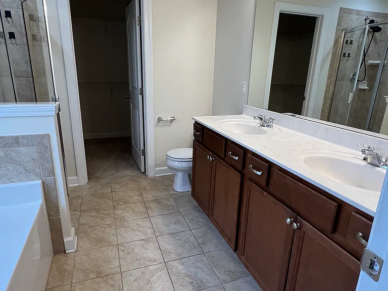 140 Chownings Dr — Photo 23
