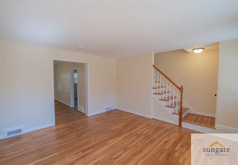 1444 Meridene Dr — Photo 4