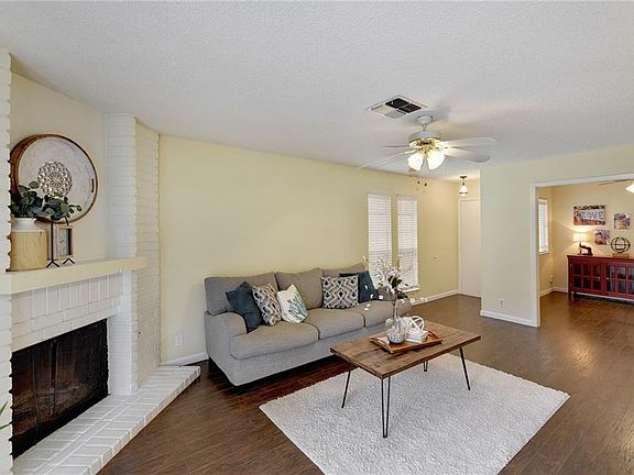 2nd image of 11116B Parkfield Dr