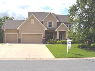 11507 Avery Dr, Inver Grove Heights, MN 55077