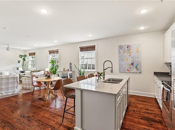 3rd image of 729 2nd St APT 5
