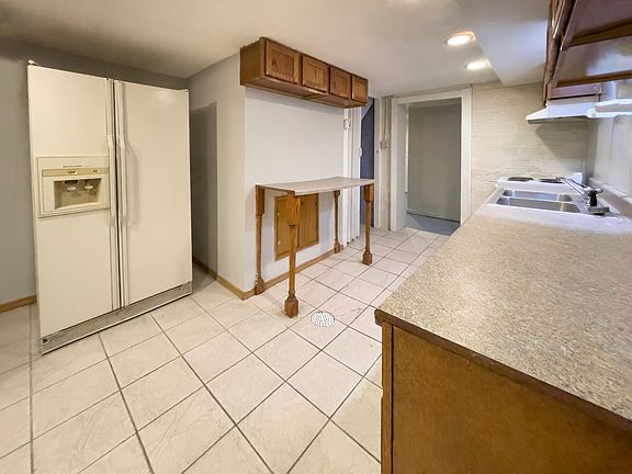 2nd image of 216 S College Ave #216
