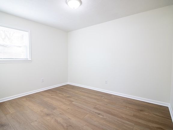 4th image of 235 Midway Ave