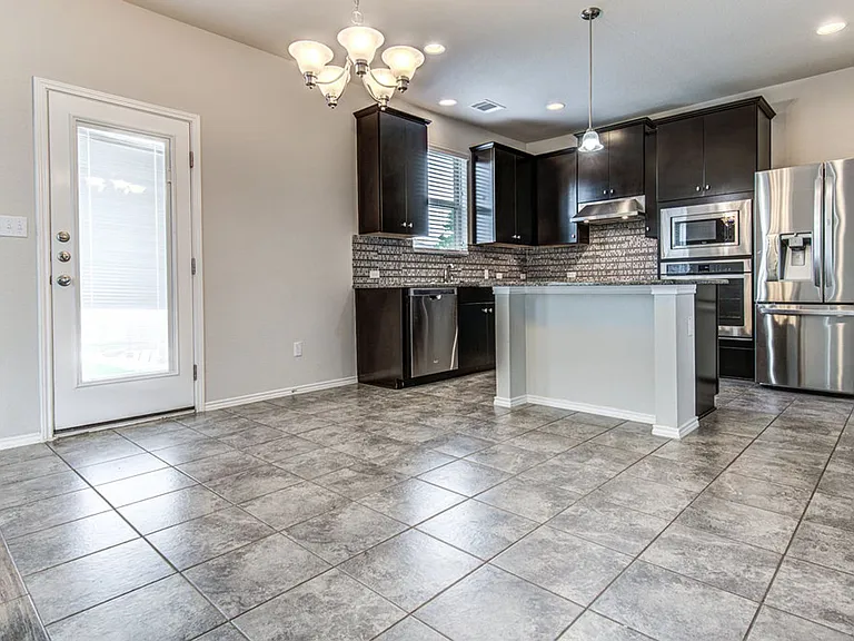 17324 Brittle Ln — Photo 8