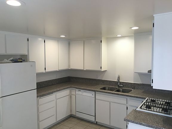 5th image of 2320 Montrose Ave APT 1