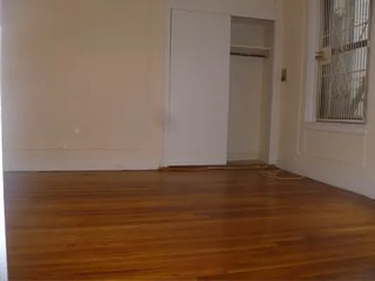 Rented by Robyn Lee, LREB | media 6