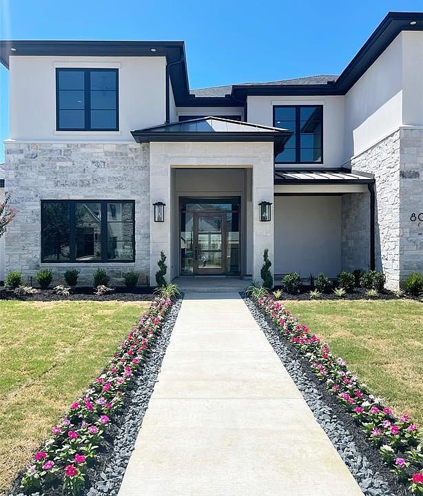2nd image of 807 Marie Dr