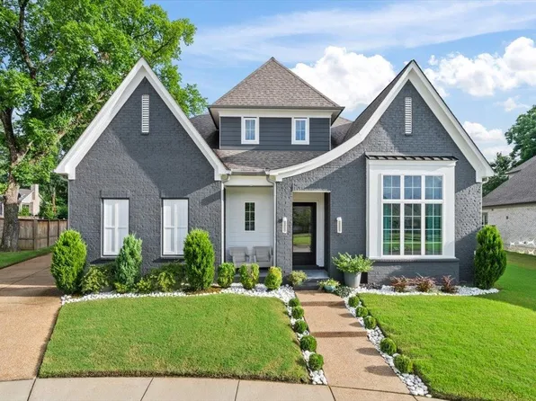 10073 Village Cross Cir, Collierville, TN 38017