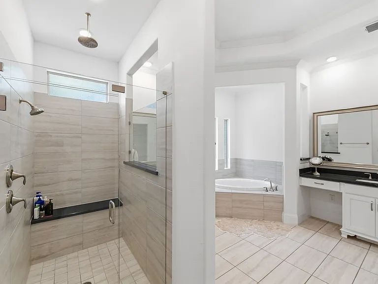 816 Omaha Trl — Photo 29